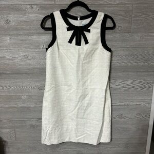 CeCe Cream Tweed Sleeveless Shift Dress Black Bow Accent Metallic Lurex‎ Size 6